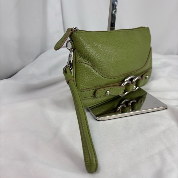 WILSONS LEATHER Green Pebbled Leather Wristlet Clutch Bag Silver Hardware
